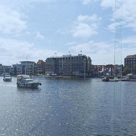 Hausboot Die Leseinsel Emden Luaran gambar