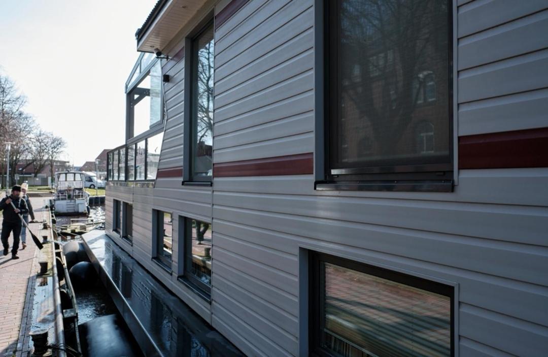 Hausboot Die Leseinsel Emden Luaran gambar