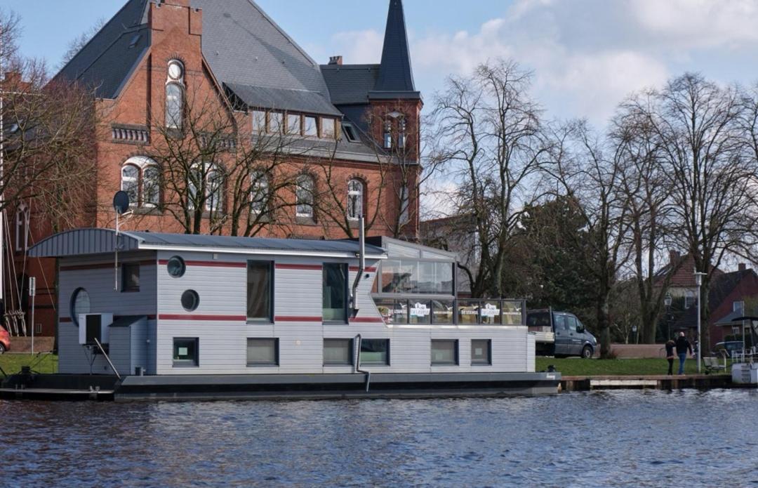 Hausboot Die Leseinsel Emden Luaran gambar