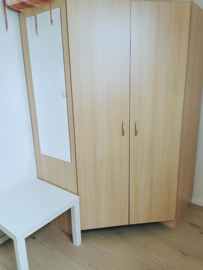 Hausboot Die Leseinsel Emden Luaran gambar
